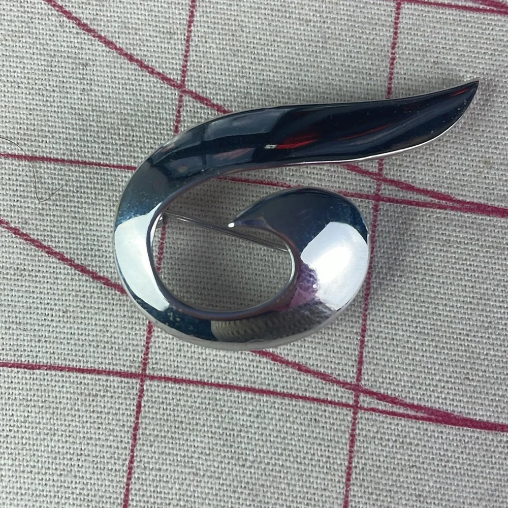 Trifari Vintage Groovy Swirl Brooch